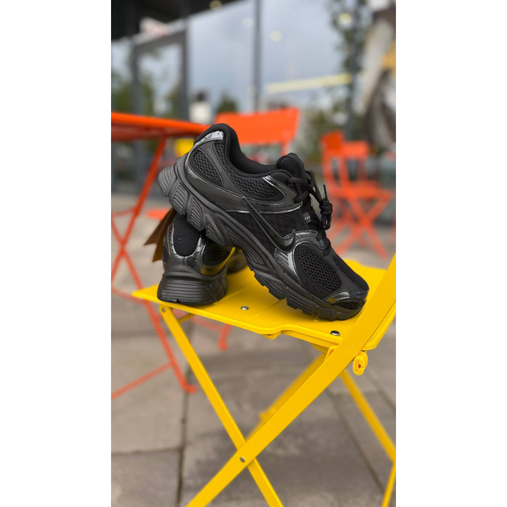 Кросівки Nike V5 RNR HJ5228 001