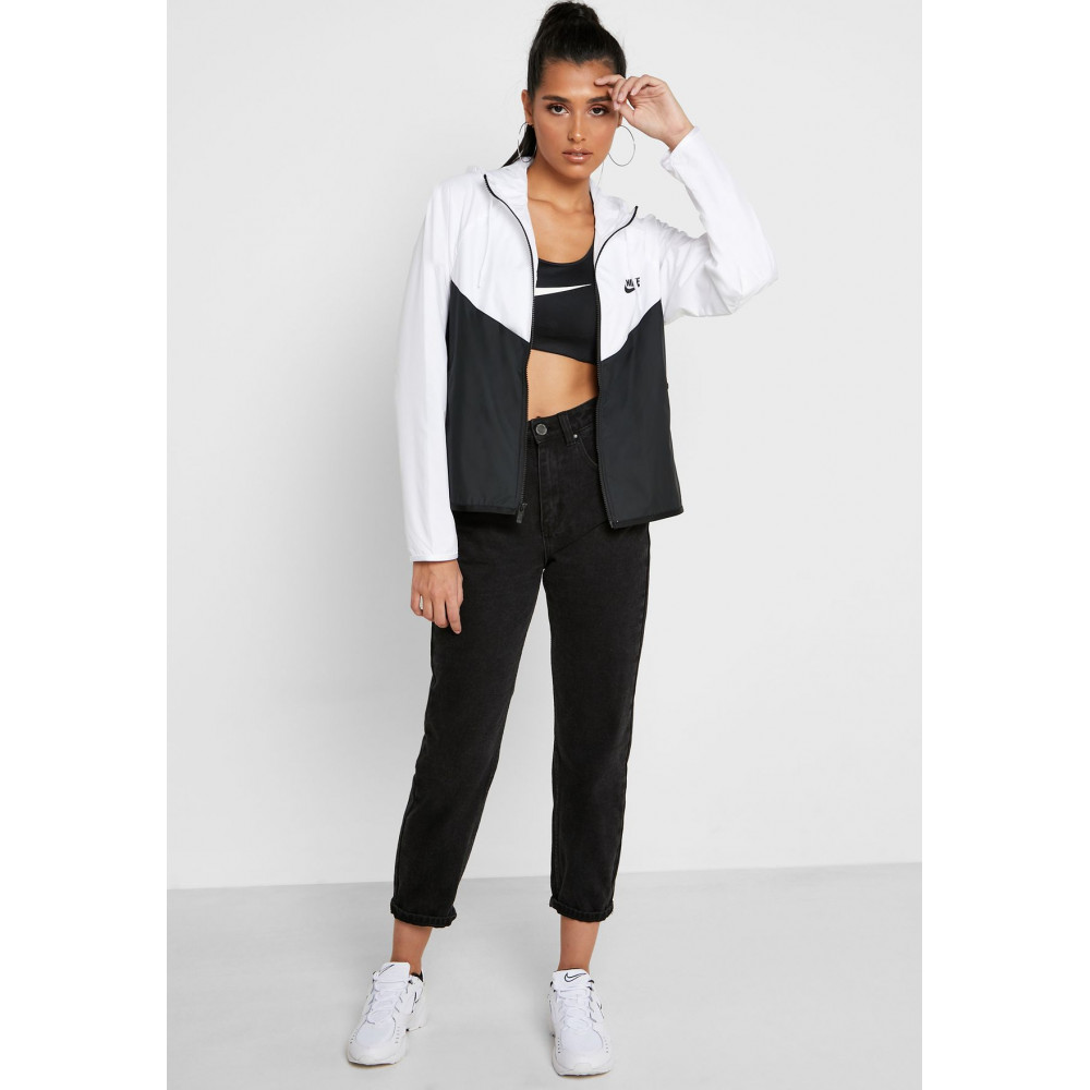 Вітровка Nike Sportwear Windrunner BV3939 101