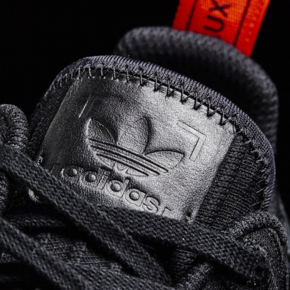 Кросівки Adidas NMD_R2 M BA7252