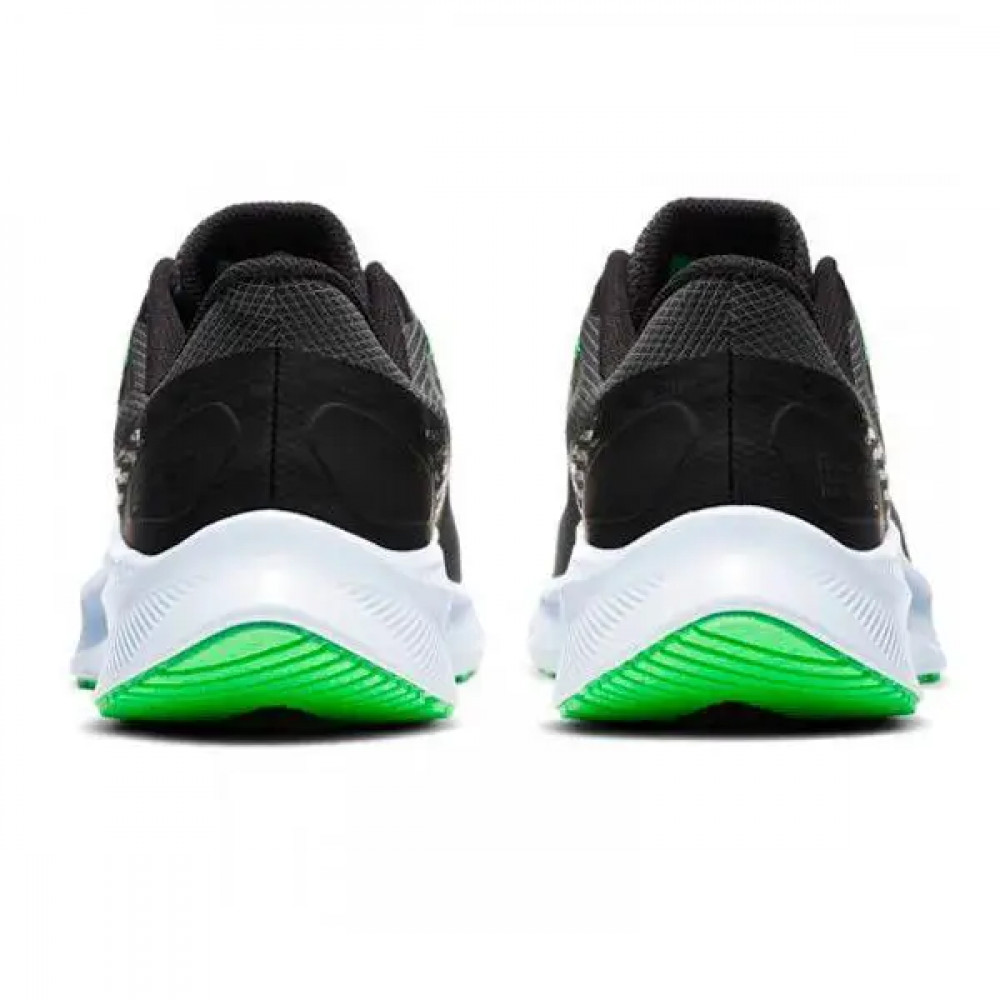 Кросівки Nike Quest 3 Shield CQ8894 010
