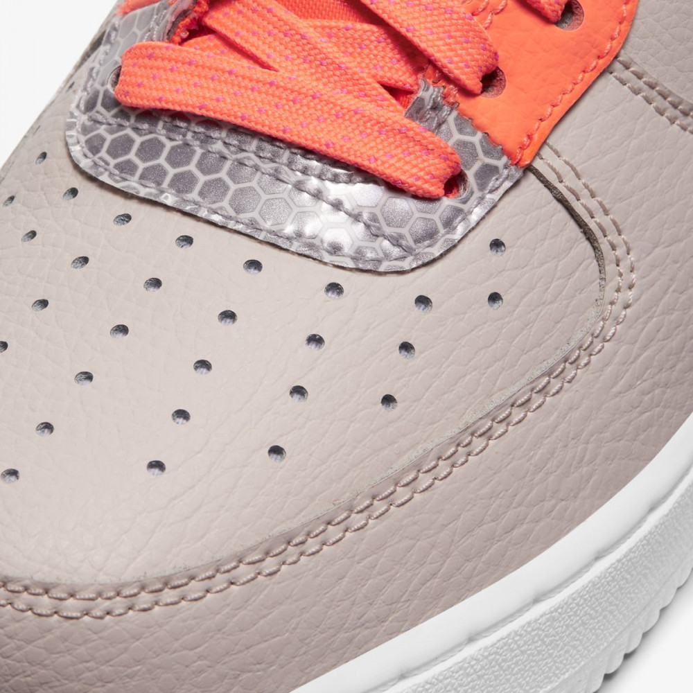 Кросівки Nike Air Force 1 07 SE CT1992 101