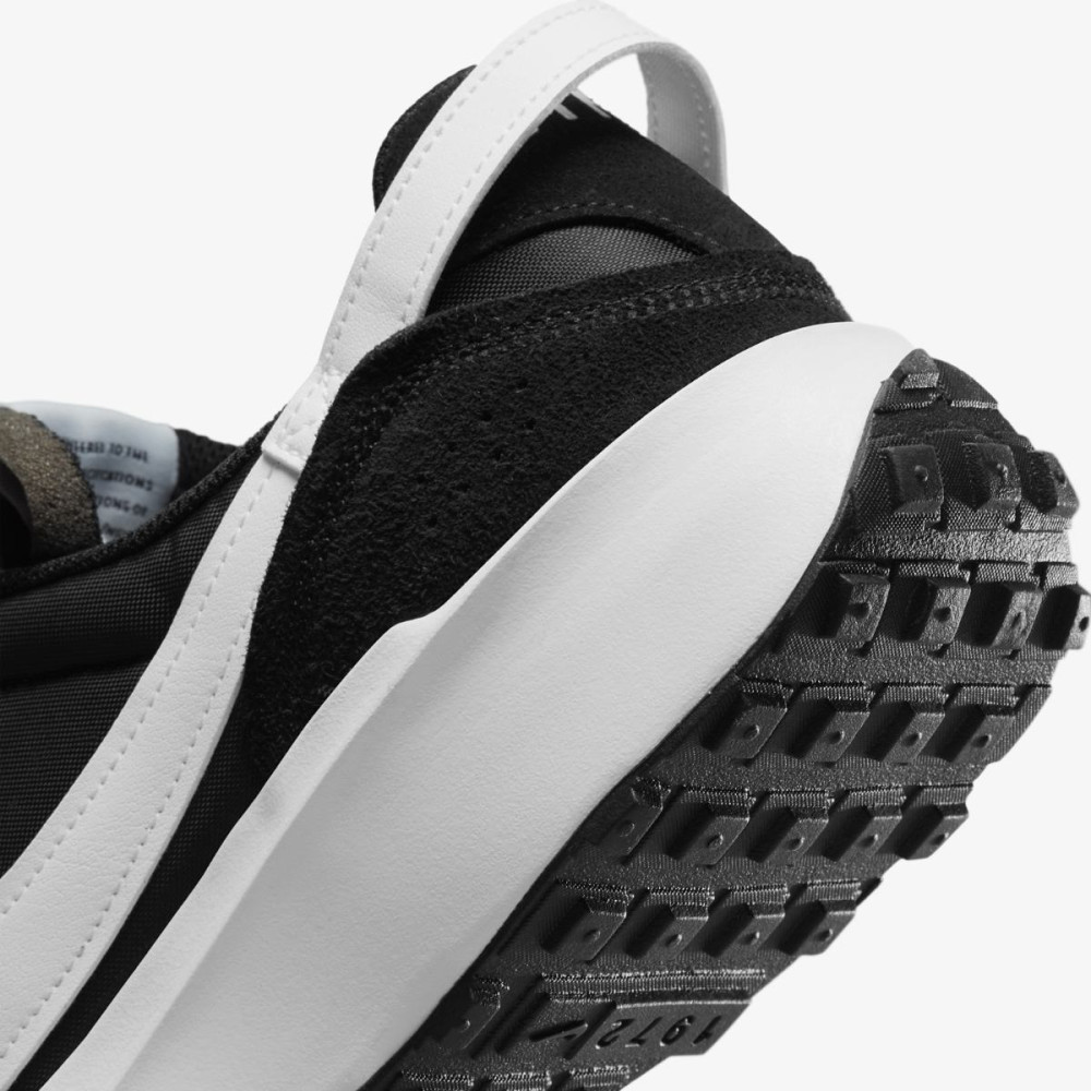 Кросівки Nike Waffle Debut 42
