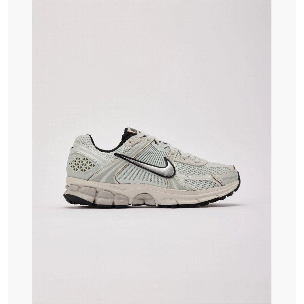 Кросівки Nike Zoom Vomero FN6742 001