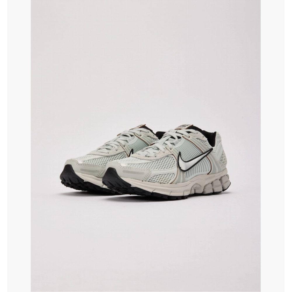 Кросівки Nike Zoom Vomero FN6742 001