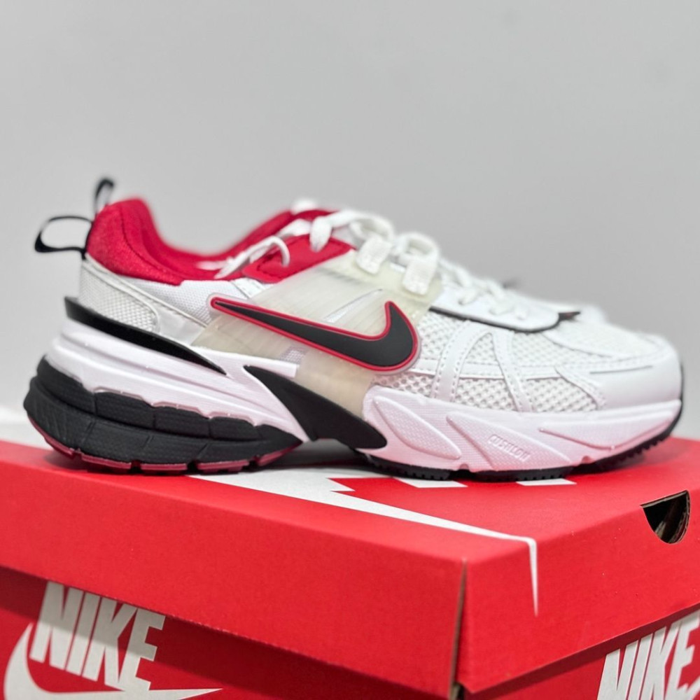 Кросівки Nike V2K Run HF0120 100