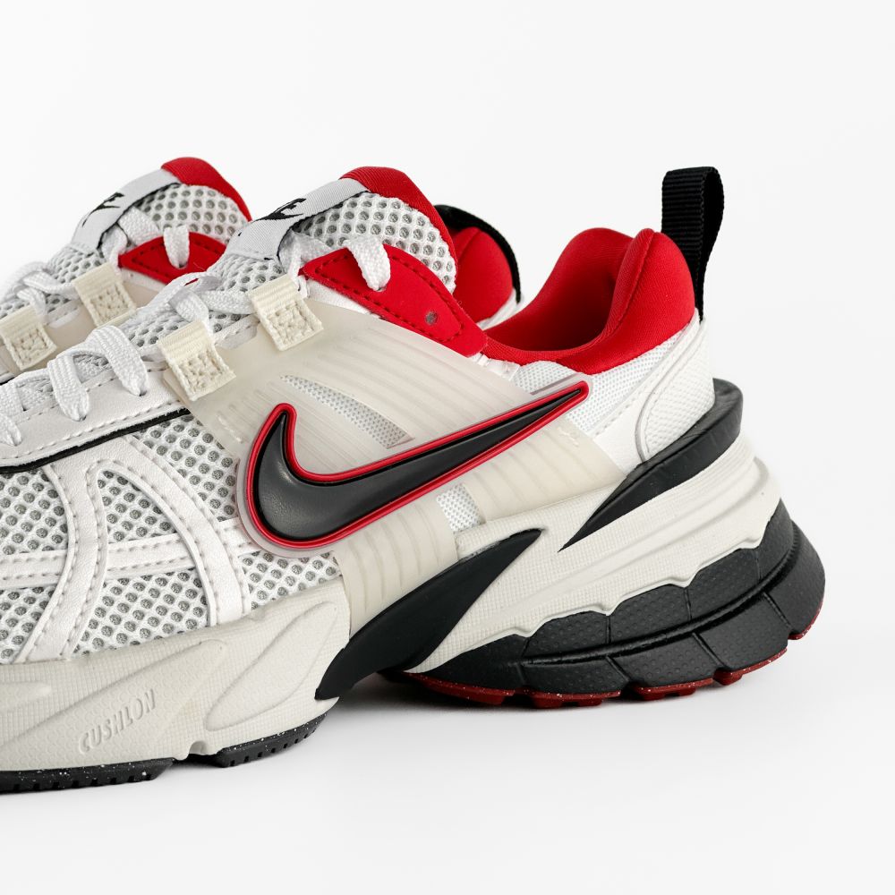 Кросівки Nike V2K Run HF0120 100
