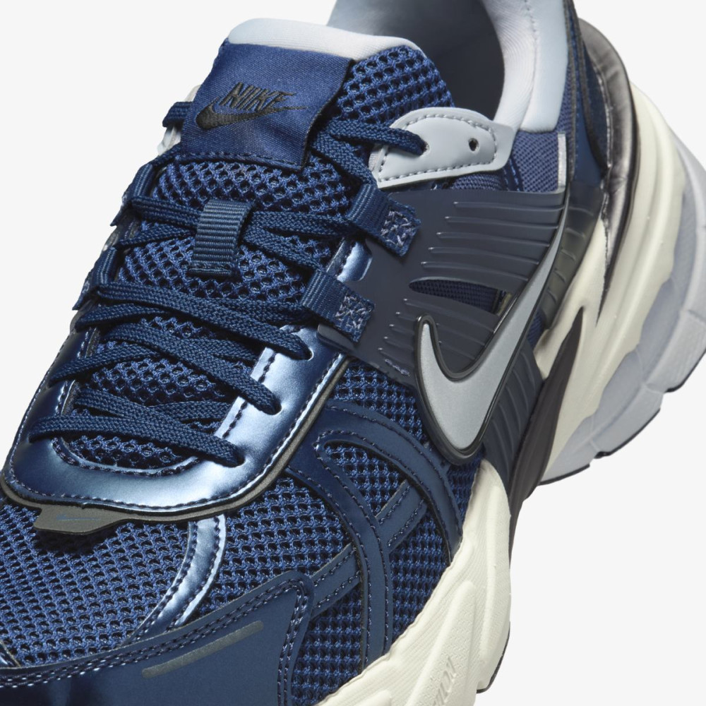 Кросівки Nike V2K Run HJ4497 400