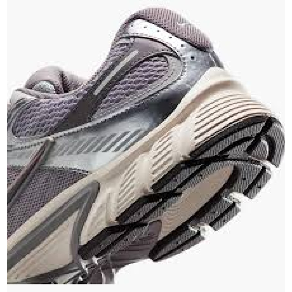 Кросівки Nike V5 RNR HJ5228 003