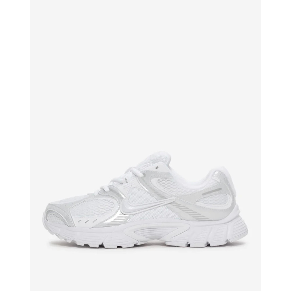 Кросівки Nike V5 RNR HQ7901 101