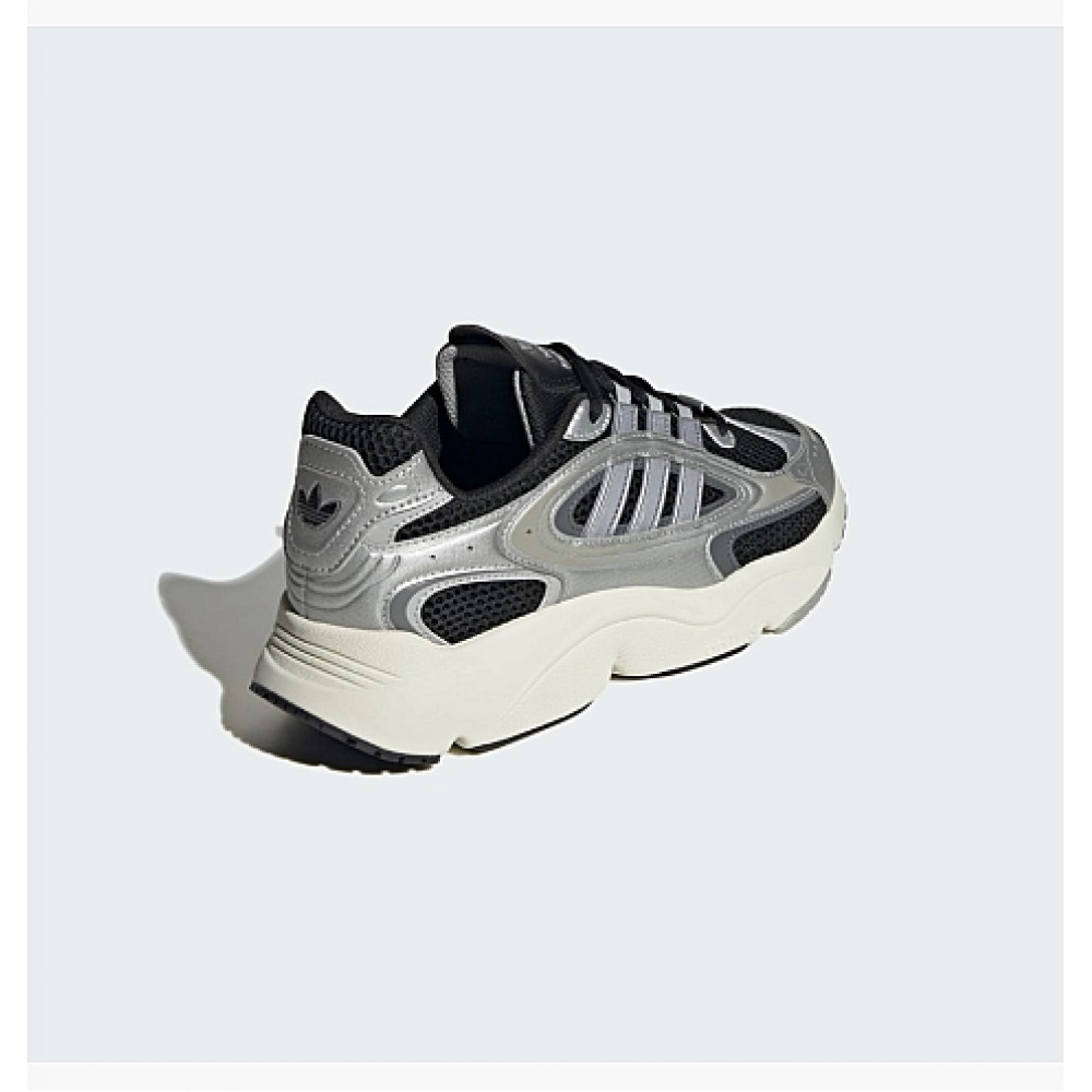 Кросівки Adidas Ozmillen IF4012