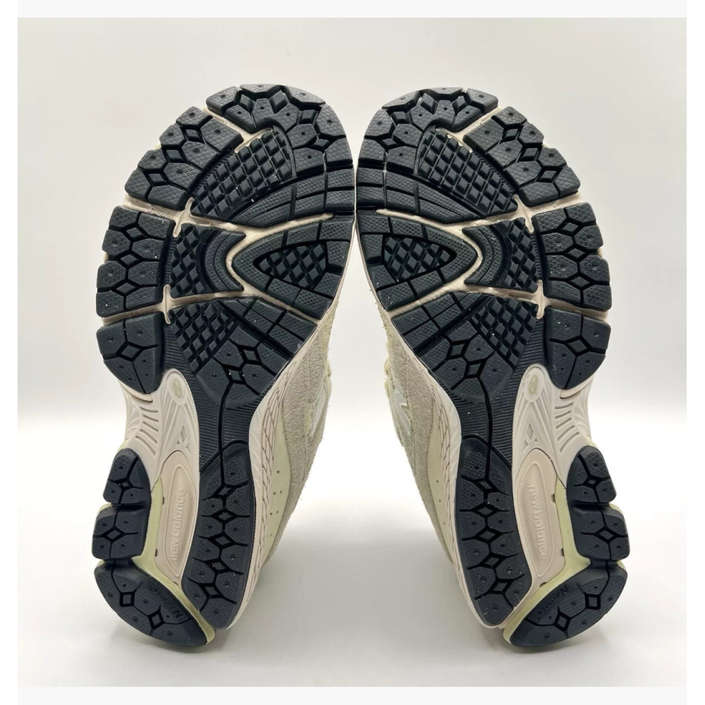 Кросівки New Balance 2002R M2002RAL